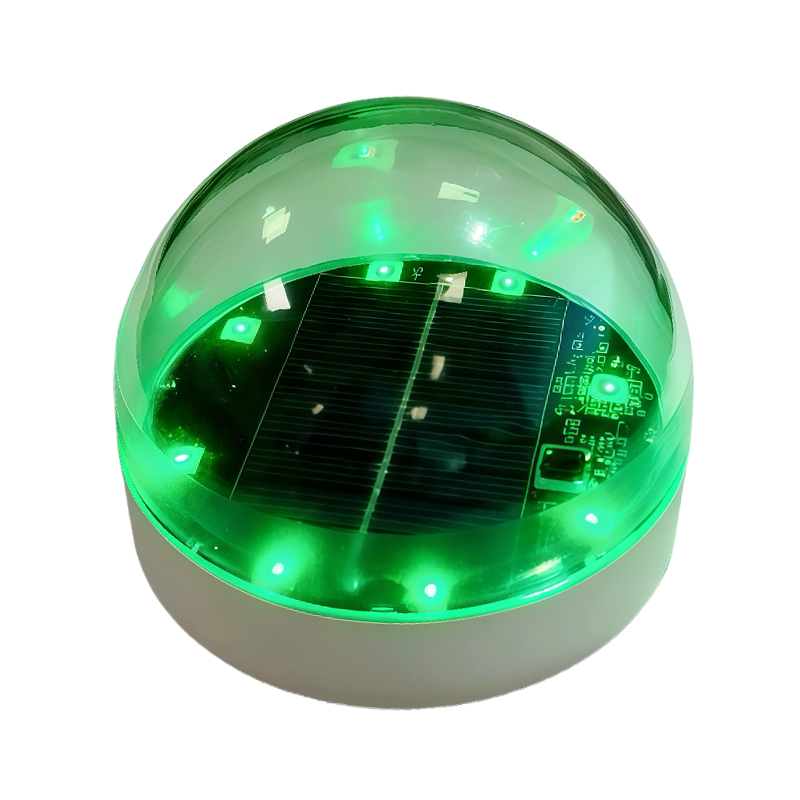 How do solar pool lights achieve their antifreeze and drainage mechanisms in low-temperature environments?